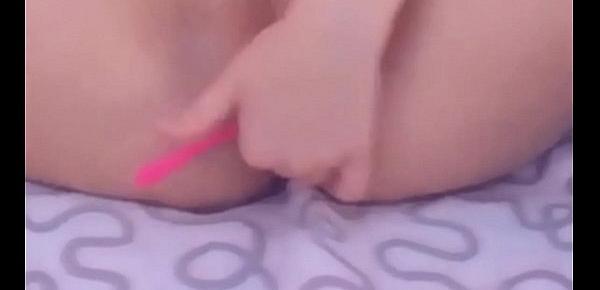  Cute Hot Teen Chick Plays her Pussy
